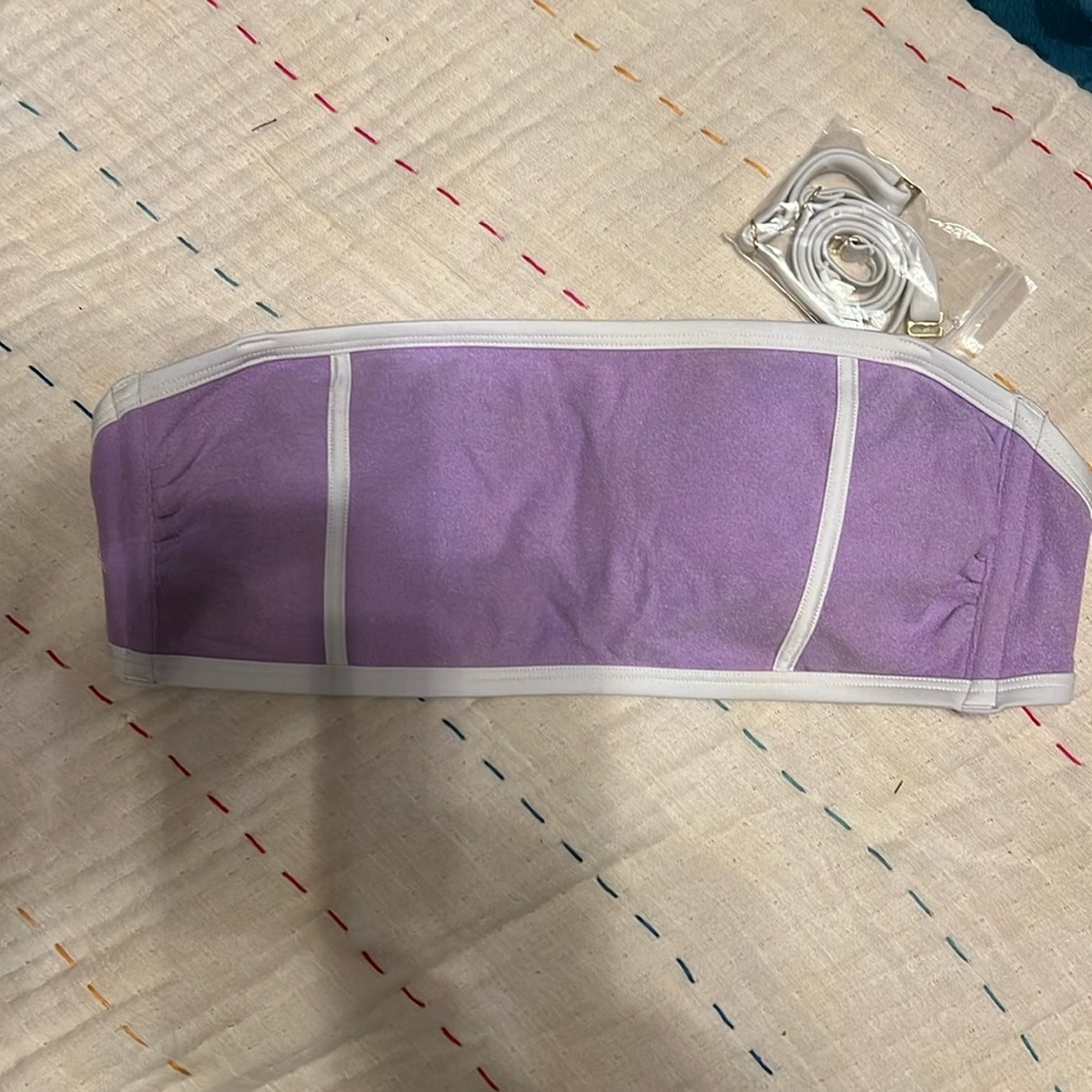 Kona Sol bikini top. Medium. New